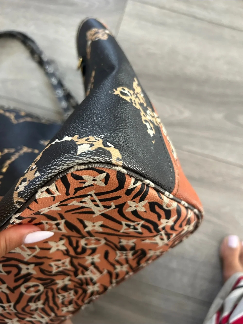 Louis Vuitton Black and Gold Leopard Monogram Neverfull Shoulder Tote